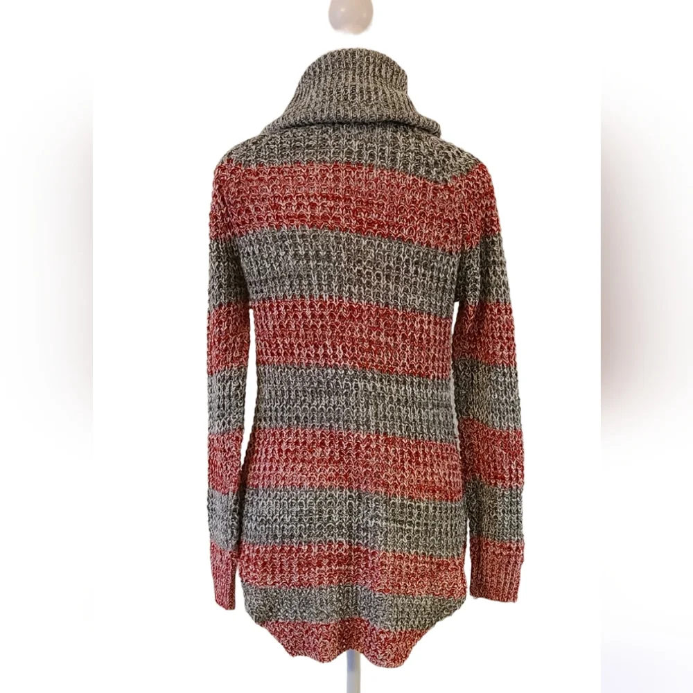 Rue21 Sweater - Picture 2 of 5